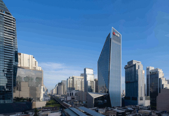 7025 UOB Plaza