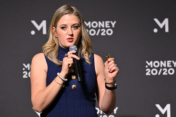 4467 Money2020 Scarlett Sieber