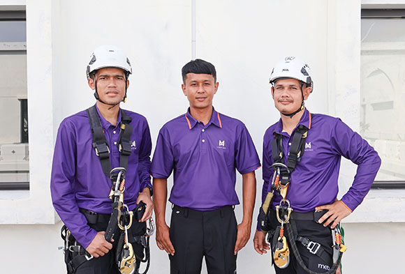 ‘ชีวิตบนเชือก เสียงจากแรงงานกลางอากาศบนตึกสูง’ บันทึกของผู้กล้าที่เดินอยู่เหนือความกลัว — แรงงานที่ Metthier เลือกจะไม่มองข้าม